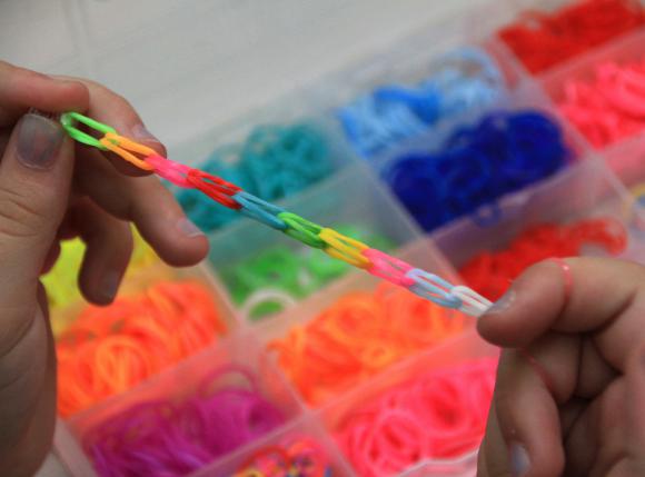 Pulseras de goma: sugieren usarlas no más de 15 días Pulseras de goma: sugieren usarlas no más de 15 días