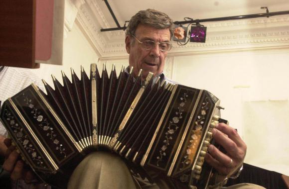 Llora bandoneón… Llora bandoneón…