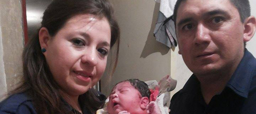 Dos policías jachalleros tuvieron su debut como parteros y le salvaron la vida a una bebé Dos policías jachalleros tuvieron su debut como parteros y le salvaron la vida a una bebé