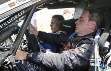 Carlos Sainz chocó con una moto que circulaba en dirección contraria Carlos Sainz chocó con una moto que circulaba en dirección contraria