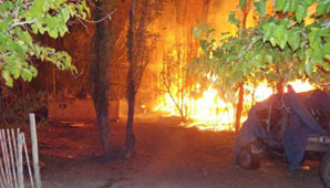 Un voraz incendio consumió un aserradero en Calingasta Un voraz incendio consumió un aserradero en Calingasta