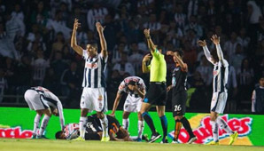 Le abrieron la cabeza Le abrieron la cabeza