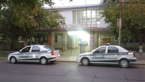 Delincuentes robaron en una escuela en pleno centro Delincuentes robaron en una escuela en pleno centro