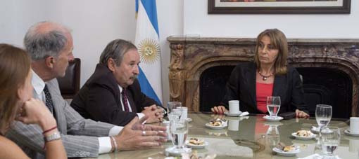 AMIA y DAIA pidieron reemplazantes “intachables e intocables” para Nisman AMIA y DAIA pidieron reemplazantes “intachables e intocables” para Nisman