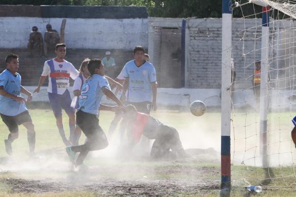 Villa Obrera goleó a Gutiérrez, pero igual quedó eliminado Villa Obrera goleó a Gutiérrez, pero igual quedó eliminado