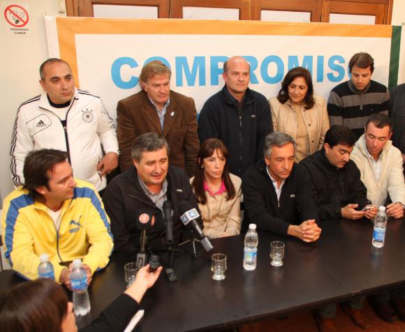 El basualdismo busca unir socios, pero nadie acepta El basualdismo busca unir socios, pero nadie acepta