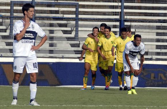 Defensa superó a Gimnasia Defensa superó a Gimnasia