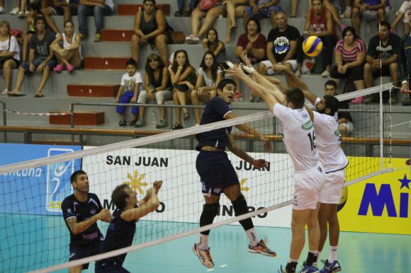 Sada Cruzeiro derrotó a Lomas y otra vez está en la final Sada Cruzeiro derrotó a Lomas y otra vez está en la final