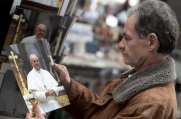 La alegría de los ‘sintecho’ por las duchas vaticanas La alegría de los ‘sintecho’ por las duchas vaticanas