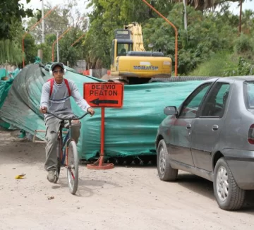 Queja de los vecinos por las cloacas inconclusas Queja de los vecinos por las cloacas inconclusas