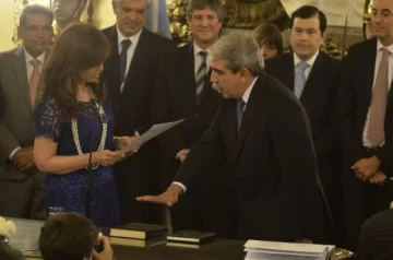 CFK cambia puestos clave de su Gobierno CFK cambia puestos clave de su Gobierno