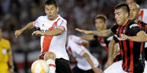River venció a San Lorenzo y quedó cerca de otro título internacional River venció a San Lorenzo y quedó cerca de otro título internacional