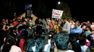 Giselle fue recibida por una multitud en Zonda Giselle fue recibida por una multitud en Zonda