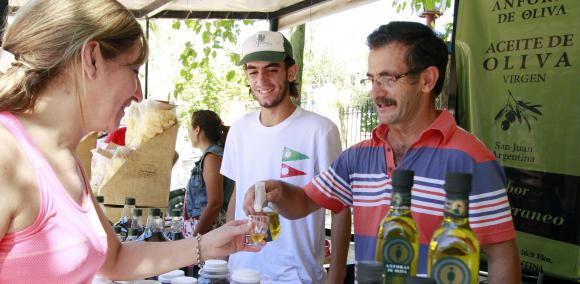 La feria del Parque empuja ventas de olivícolas chicos La feria del Parque empuja ventas de olivícolas chicos