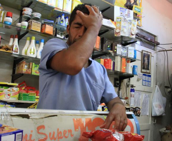 Armados, 3 ladrones roban $16.000 en un minimercado Armados, 3 ladrones roban $16.000 en un minimercado