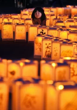 Emotivo homenaje nipón Emotivo homenaje nipón