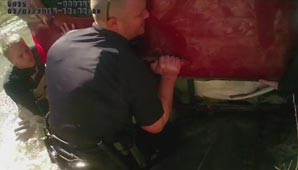 Dieron a conocer las imágenes del rescate milagroso de una beba Dieron a conocer las imágenes del rescate milagroso de una beba