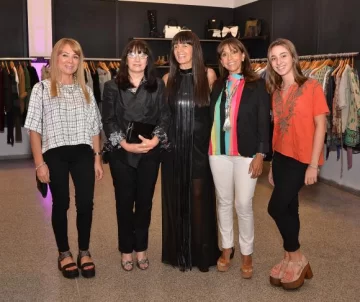 Inauguración de una casa de modas Inauguración de una casa de modas