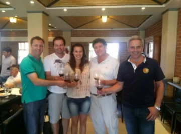 La reina de la Vendimia de Brasil visitó viñedos de San Juan La reina de la Vendimia de Brasil visitó viñedos de San Juan