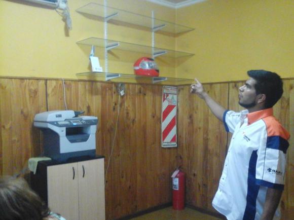 Vuelven a golpear los motochorros, esta vez para robar cascos caros Vuelven a golpear los motochorros, esta vez para robar cascos caros