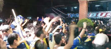 Una multitud recibió a Boca en su llegada a San Juan Una multitud recibió a Boca en su llegada a San Juan