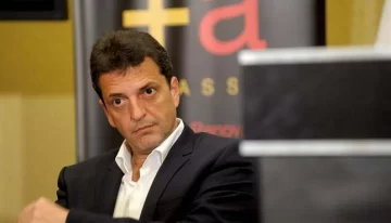 Massa busca evitar la sangría dándole mayor poder a los intendentes bonaerenses Massa busca evitar la sangría dándole mayor poder a los intendentes bonaerenses