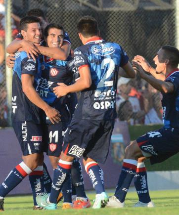 Con su triunfo Unión le dio otro golpe a un débil Vélez Con su triunfo Unión le dio otro golpe a un débil Vélez