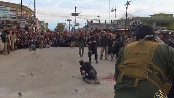 Apedrearon a una pareja por tener sexo antes del matrimonio Apedrearon a una pareja por tener sexo antes del matrimonio