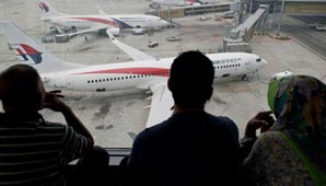 Sigue el misterio a un año de la desaparición del avión malayo Sigue el misterio a un año de la desaparición del avión malayo