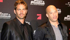 Homenaje a su amigo Homenaje a su amigo