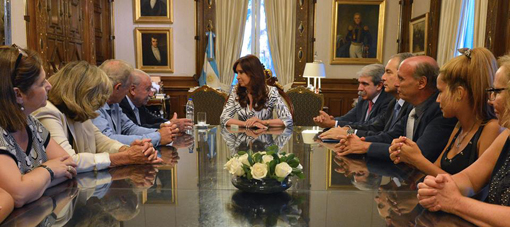 Cristina se reunión con familiares y víctimas del atentado a la AMIA Cristina se reunión con familiares y víctimas del atentado a la AMIA