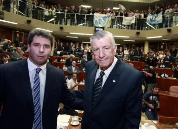 A diferencia de CFK, Gioja no se despidió de la gestión A diferencia de CFK, Gioja no se despidió de la gestión