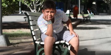 Tiene 8 años y hace 4 que lucha para poder escuchar Tiene 8 años y hace 4 que lucha para poder escuchar