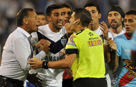 Delfino es apoyado por Scime, director arbitral Delfino es apoyado por Scime, director arbitral