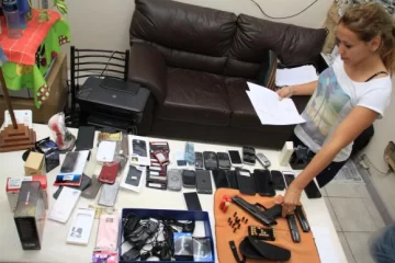 Estafador cae con arma Estafador cae con arma