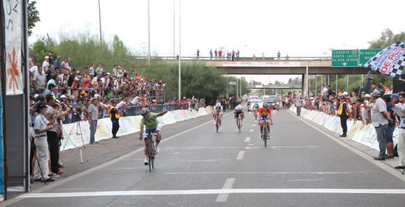 Julia, reina entre las chicas Julia, reina entre las chicas