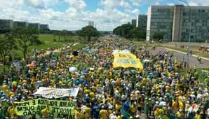 Brasil volvió a manifestarse contra Dilma Rousseff Brasil volvió a manifestarse contra Dilma Rousseff