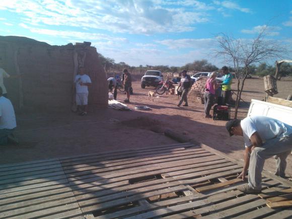 Los enduristas sortearon inconvenientes y comenzaron a instalar los módulos de pallets Los enduristas sortearon inconvenientes y comenzaron a instalar los módulos de pallets