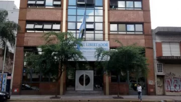 La amonestaron y se tiró desde un cuarto piso en la escuela La amonestaron y se tiró desde un cuarto piso en la escuela