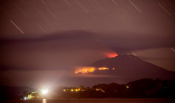 La segunda erupción del volcán Calbuco mantiene la alerta roja La segunda erupción del volcán Calbuco mantiene la alerta roja