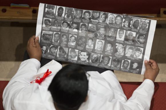 Toque de queda tras los disturbios por la muerte un joven negro Toque de queda tras los disturbios por la muerte un joven negro