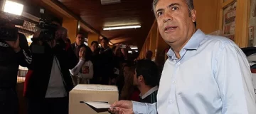 El candidato radical sacó más votos en Mendoza y peleará la gobernación con el kirchnerista Bermejo El candidato radical sacó más votos en Mendoza y peleará la gobernación con el kirchnerista Bermejo