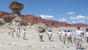 Quienes lleguen en micro a Ischigualasto pagarán $80 más y entrarán en combi Quienes lleguen en micro a Ischigualasto pagarán $80 más y entrarán en combi