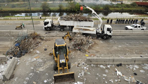 Desalojaron 7.000 puestos instalados en el predio La Salada Desalojaron 7.000 puestos instalados en el predio La Salada