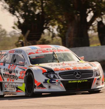 Flaqué, con paso firme Flaqué, con paso firme