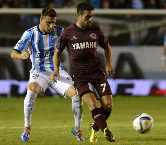 Racing volvió a sonreír y se prendió en la pelea Racing volvió a sonreír y se prendió en la pelea
