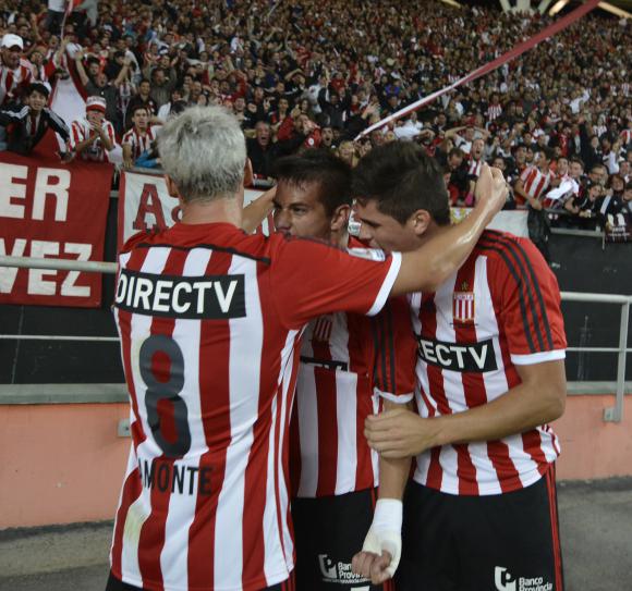 Estudiantes sacó ventaja Estudiantes sacó ventaja