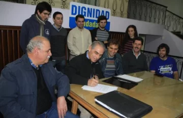 Firman acuerdo para capacitación Firman acuerdo para capacitación