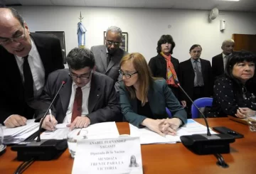 Investigarán si Fayt es apto para la Corte Investigarán si Fayt es apto para la Corte