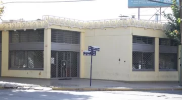 Una clásica pizzería, en la cornisa por deuda histórica Una clásica pizzería, en la cornisa por deuda histórica